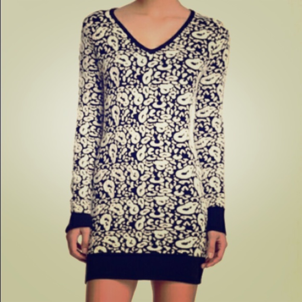 Pretty playful body-con minidress XS